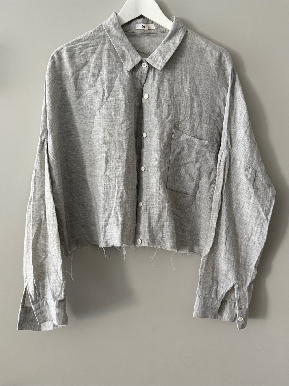 Cropped Light Gray Linen Button-Down Shirt